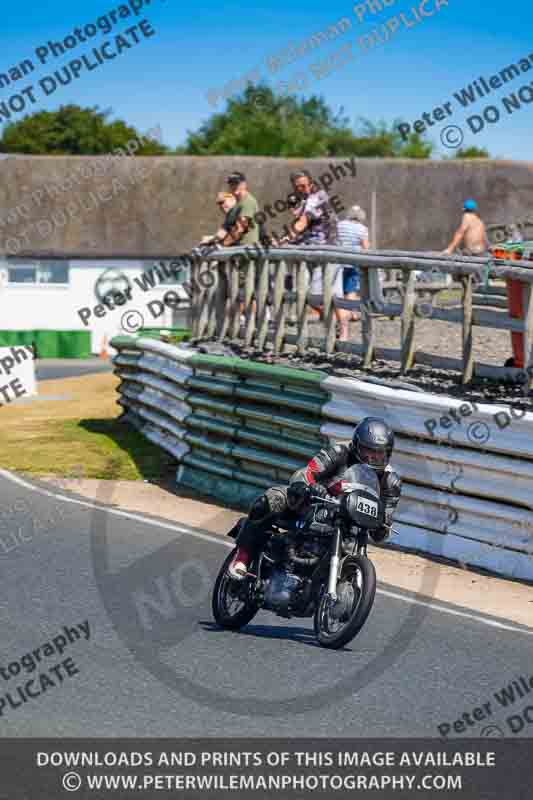 Vintage motorcycle club;eventdigitalimages;mallory park;mallory park trackday photographs;no limits trackdays;peter wileman photography;trackday digital images;trackday photos;vmcc festival 1000 bikes photographs